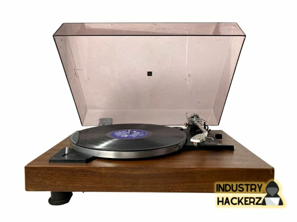 How to Buy Vintage Turntables