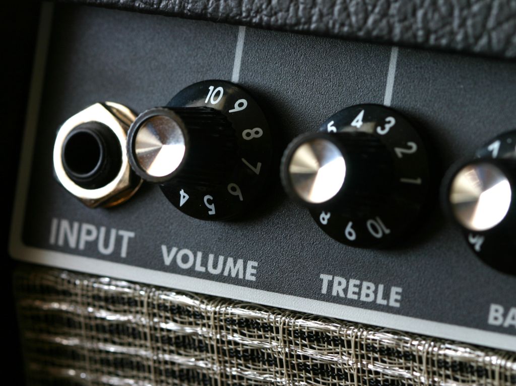 Factors to Consider When Choosing a Guitar Amp VST Plugin