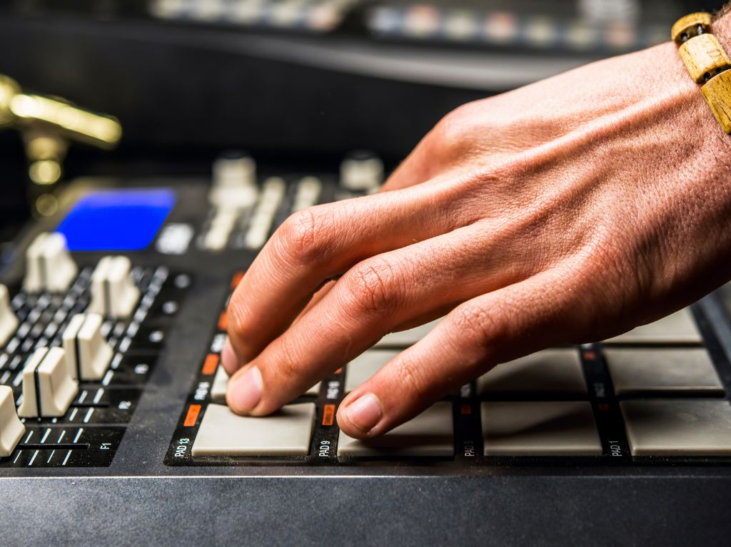 Configuring MIDI Devices and Controllers in Pro Tools 11 for Windows