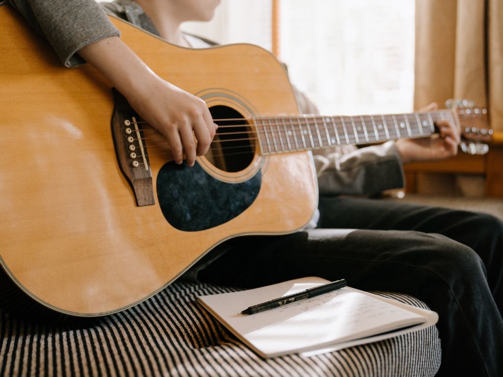 Finding Guitar Tabs: Navigating the World Wide Web Like a Pro